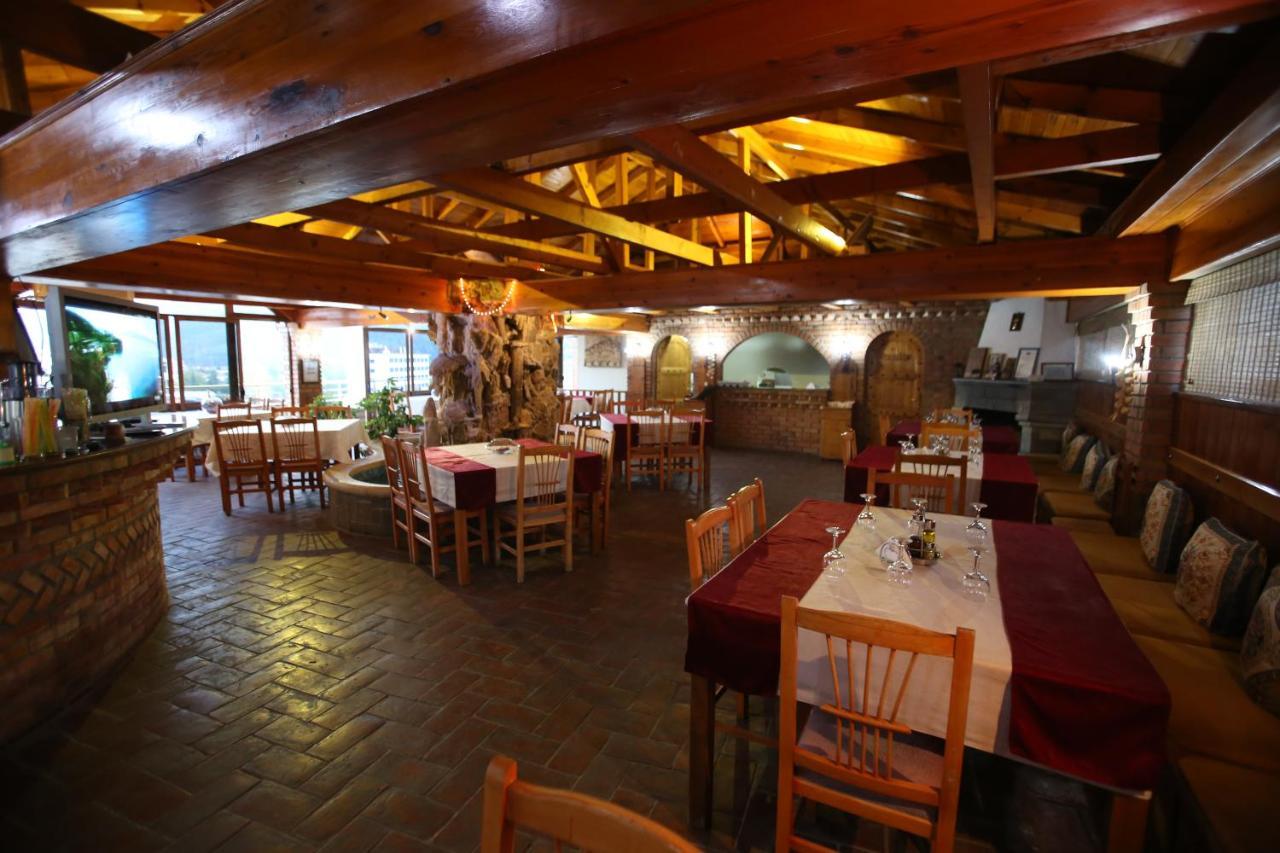 Hotel Pasarela Berat Exteriér fotografie