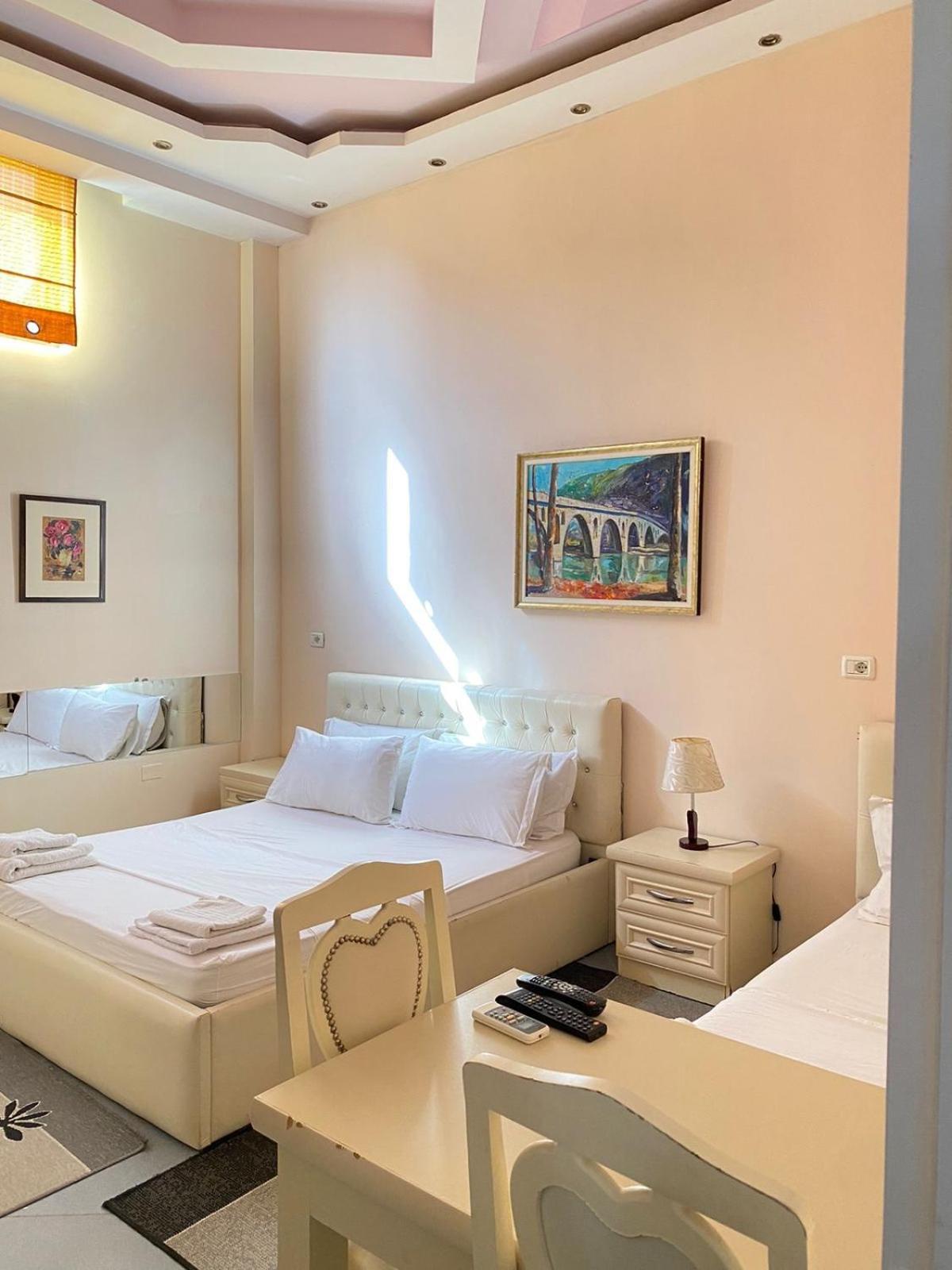 Hotel Pasarela Berat Exteriér fotografie